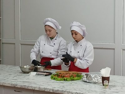 Майстер-клас «М’ясна гармонія: рулет зі свинини у беконі»