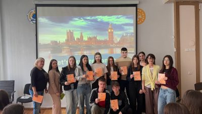 Студенти ТПФК ВНАУ успішно завершили курс англійської мови
